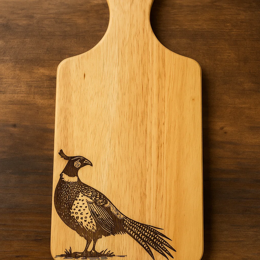 Engraved serving board featuring Scotland’s elegant Pheasant, handcrafted from sustainable rubberwood.